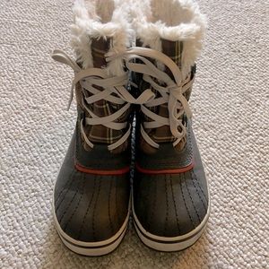 Sorel brown plaid winter boots size 8